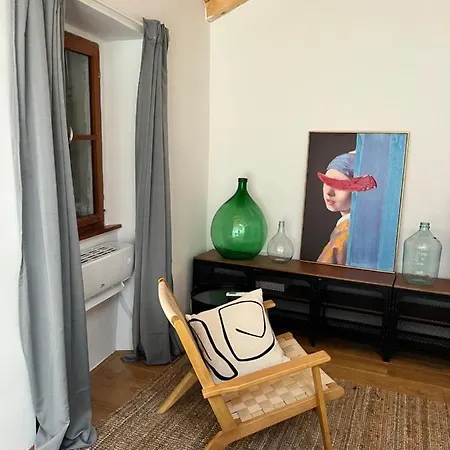 Seayou!***charming 1-bedroom Unit In The Old Center Of Apartment Cres
